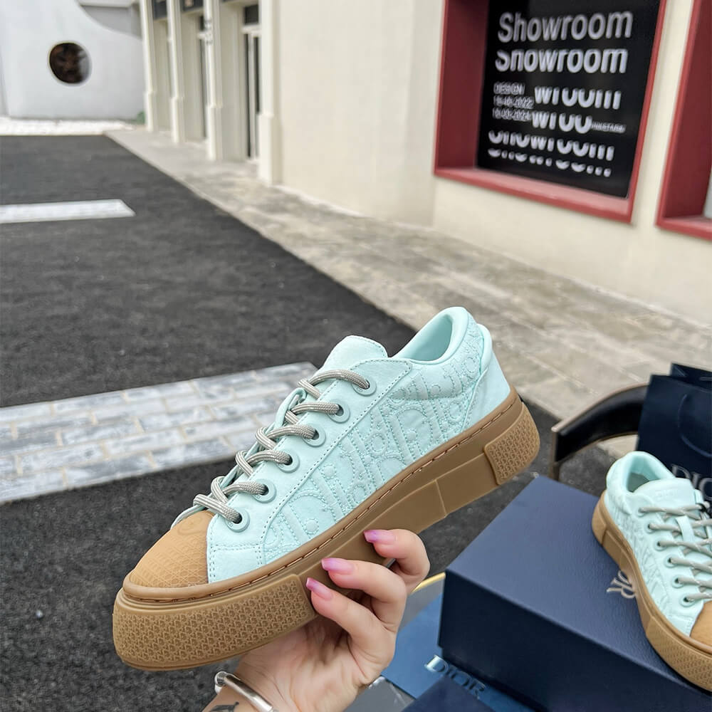 D10r B33 Sneaker
