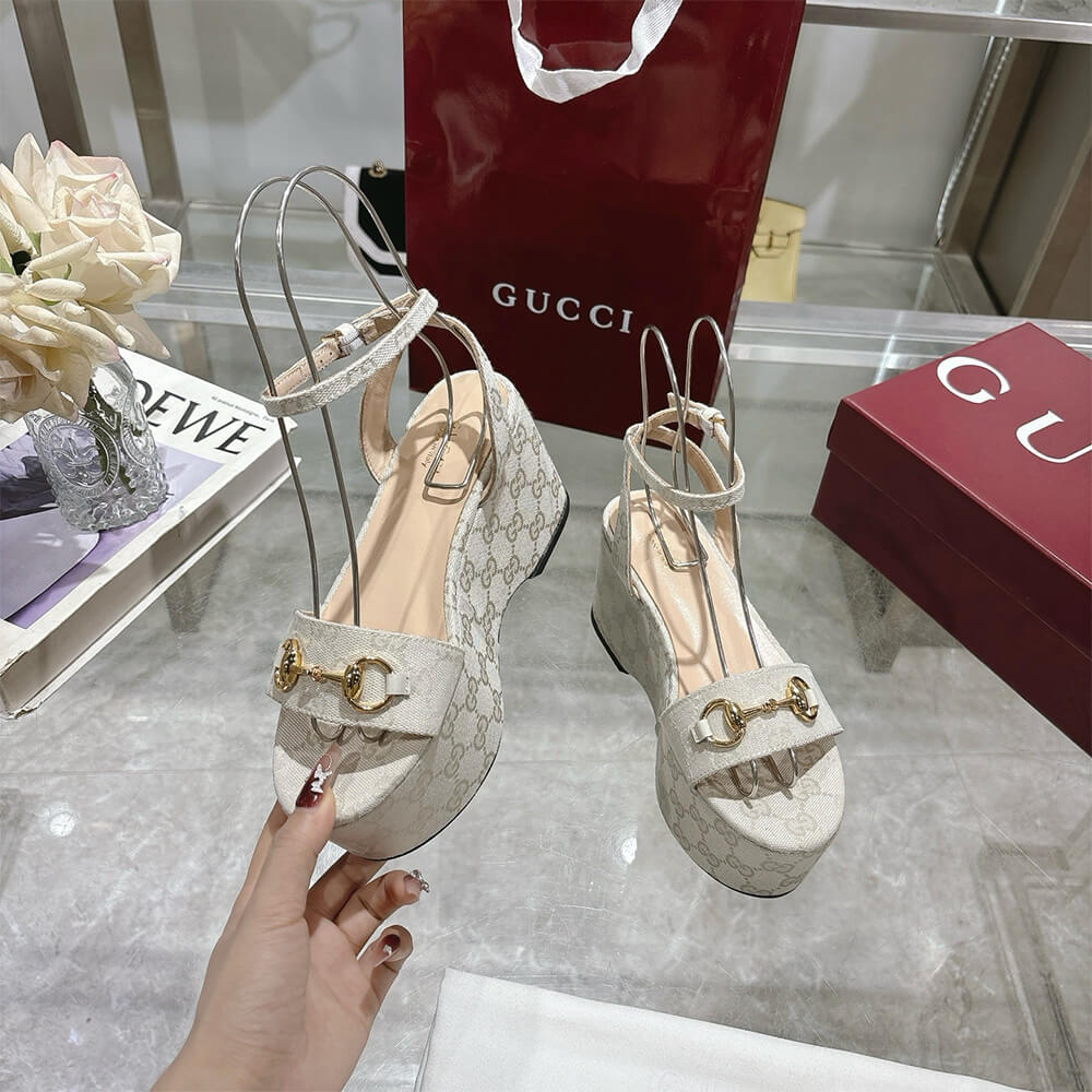 Gvc*1 Women’s Horsebit flatform sandal