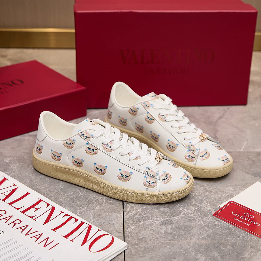 Va1e*ntin0 ROYCO Women’s ‘LE CHAT DE LA Ma1s0n’ Patterned Soft Calfskin Sneakers