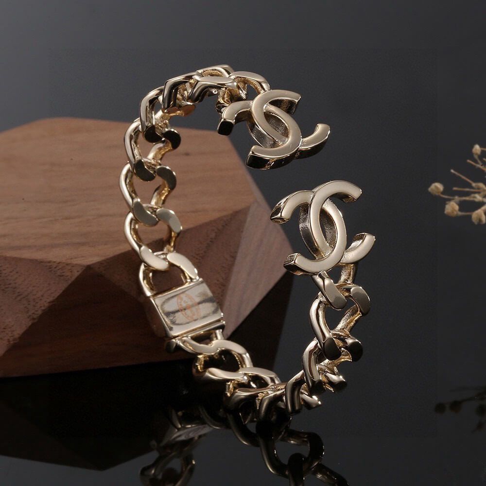 Ch**el bracelet