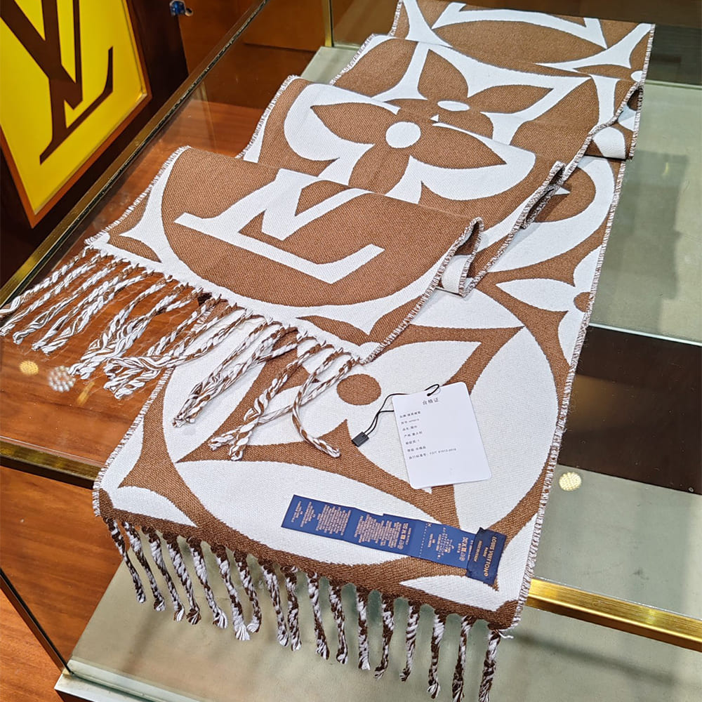LV MEDALLION Scarf