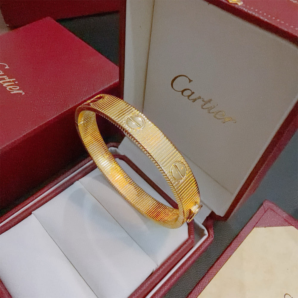 Ca*t1er LOVE Unlimited Bracelet