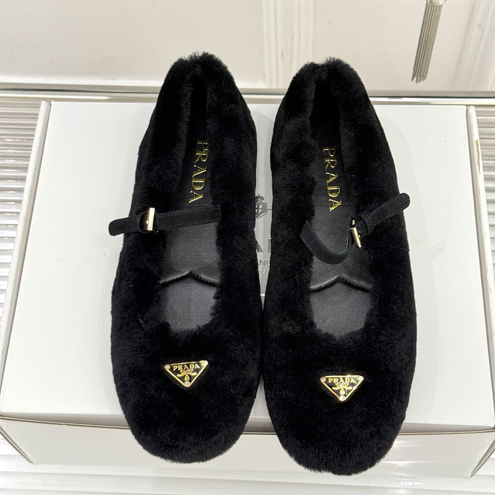 Pra*a Suede Ballerinas