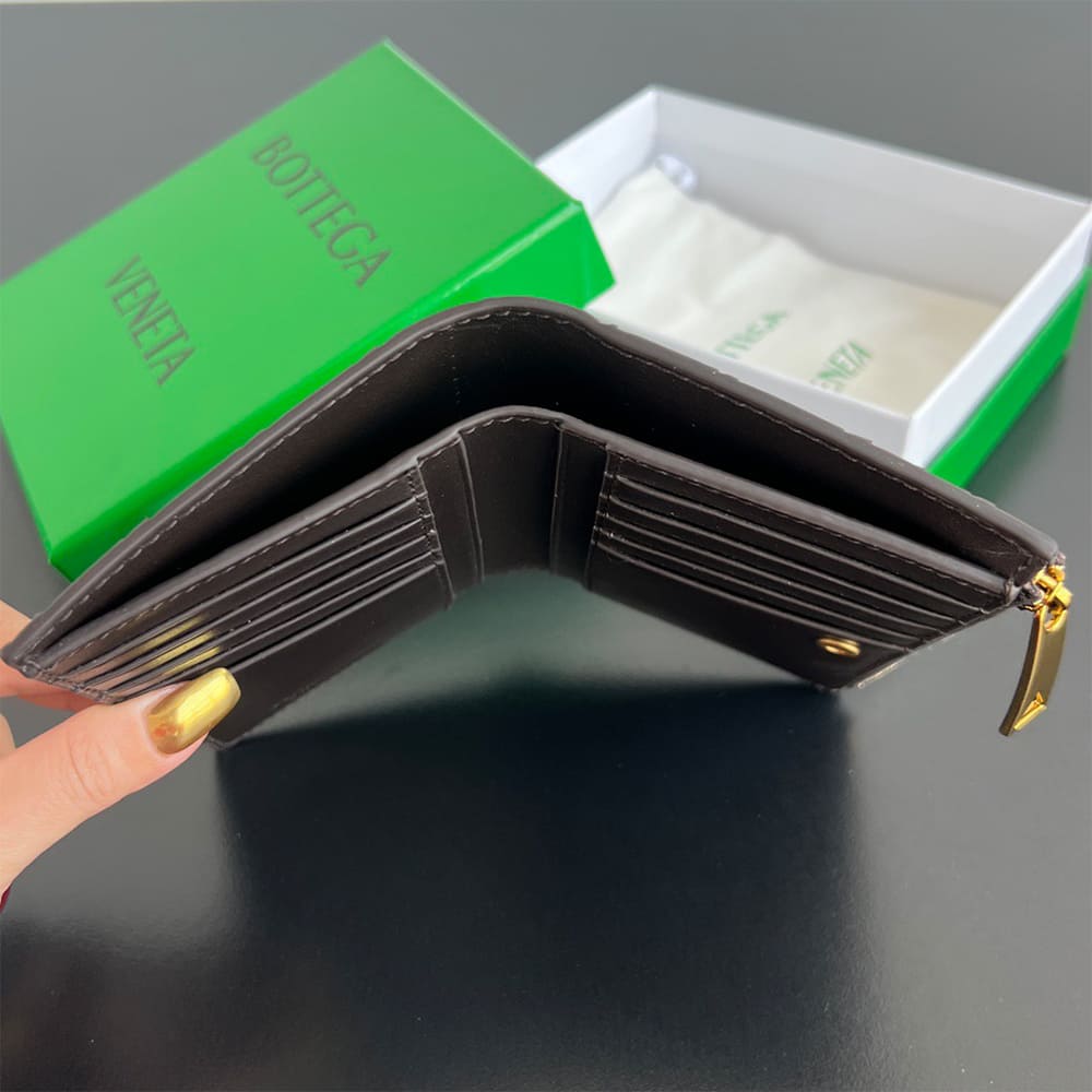 Intrecciato Medium Bi-Fold Wallet(HIGH-END GRADE)