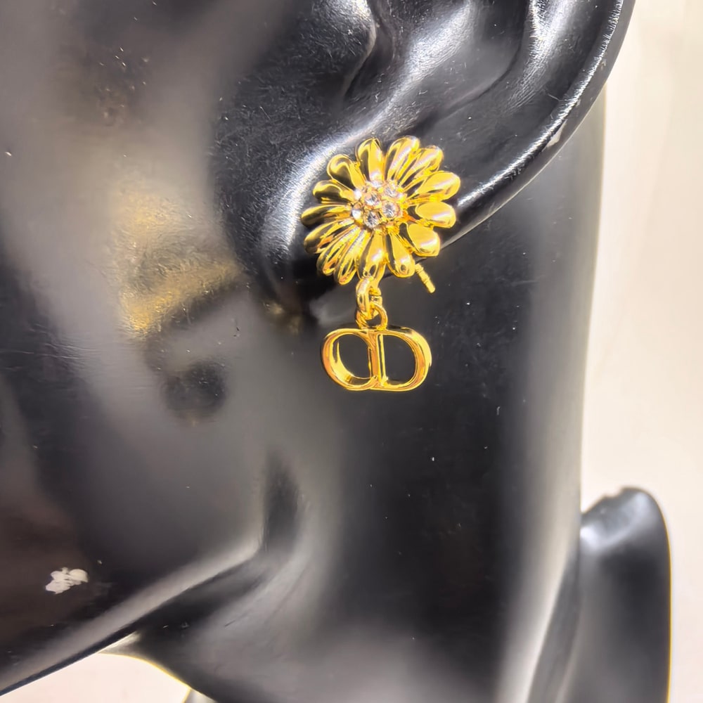 D10r Multi Flowers Hoop Earrings
