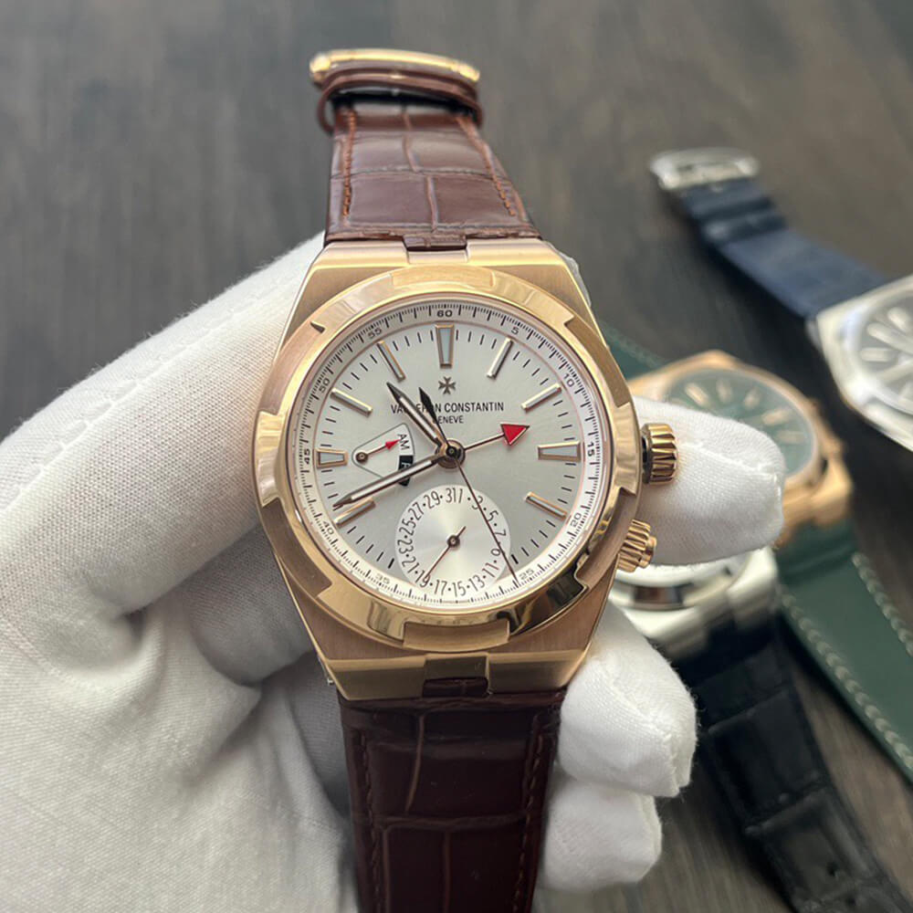 Vacheron C0nstan1n Overseas dual time