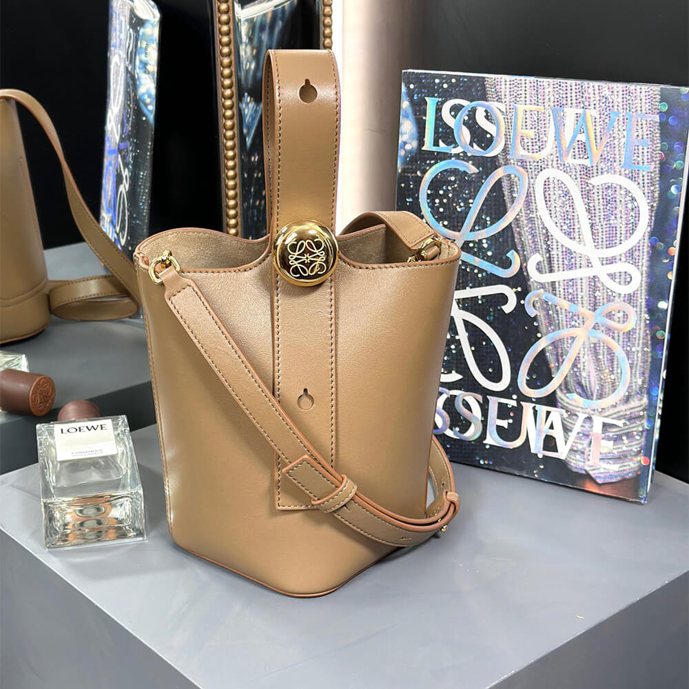 L0ew* Mini Pebble bucket in smooth calfskin(high-end grade)