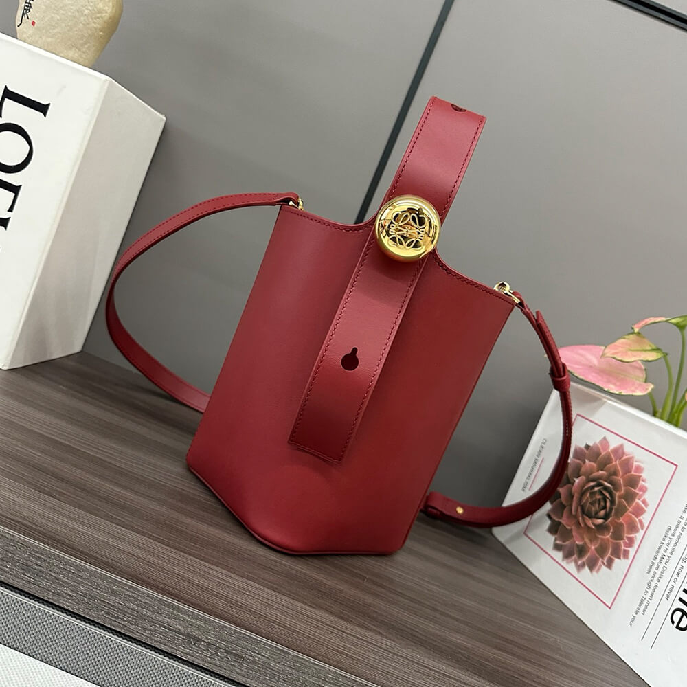 L0ew* Mini Pebble bucket in smooth calfskin(high-end grade)