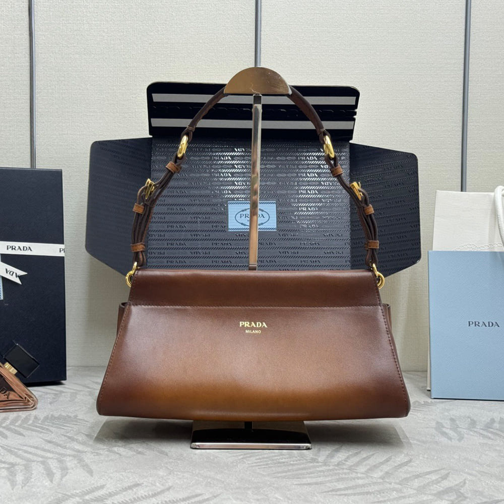 Pra*a Enchaine medium leather bag(HIGH-END GRADE)