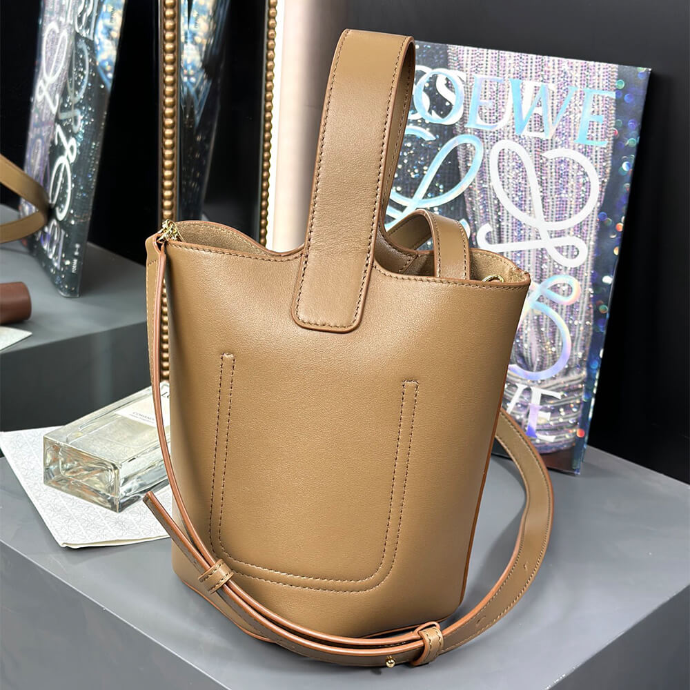 L0ew* Mini Pebble bucket in smooth calfskin(high-end grade)