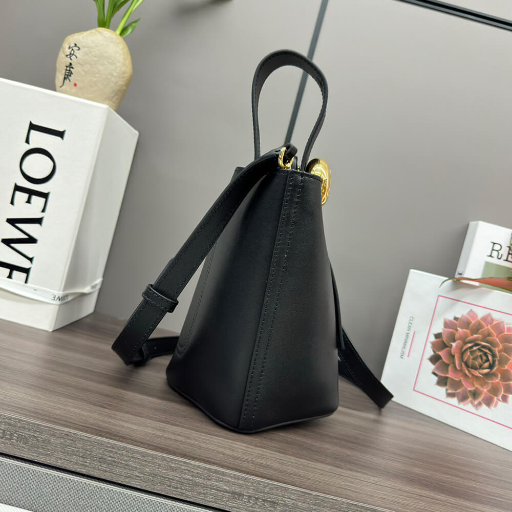 L0ew* Mini Pebble bucket in smooth calfskin(high-end grade)