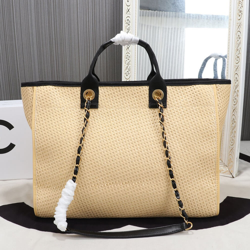 Ch**el MEDIUM DEAUVILLE TOTE