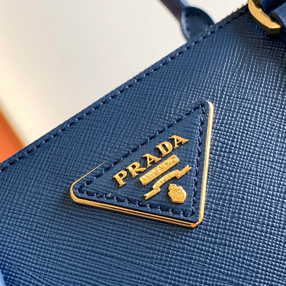 Medium Pra*a Galleria Saffiano leather bag