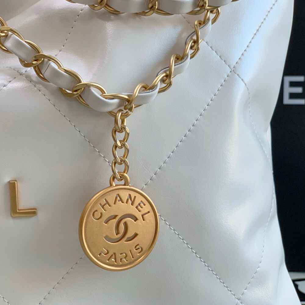 Ch**el 22 SMALL HANDBAG