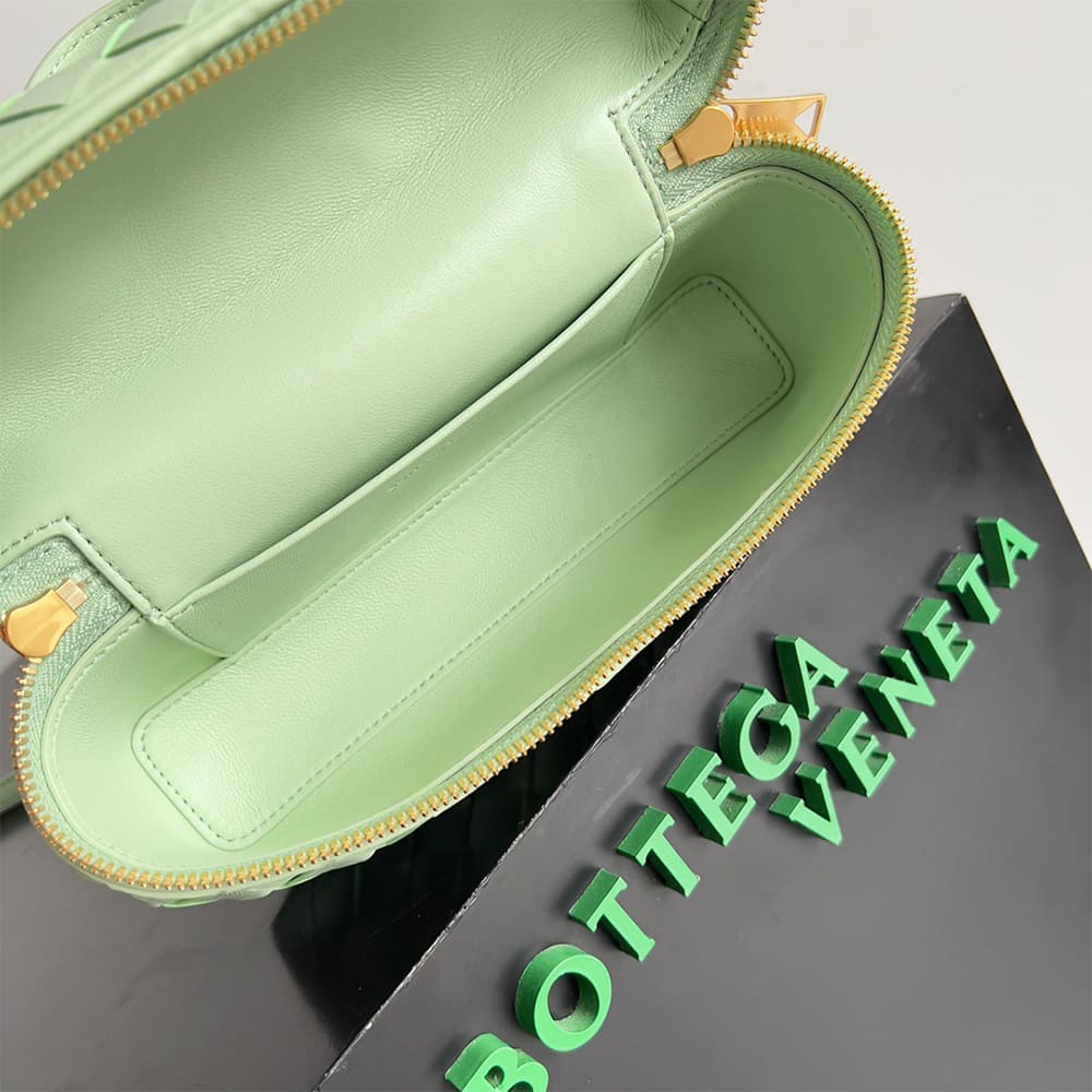 B0tt*ga Ven*ta Bang Bang Vanity Case(high-end grade)